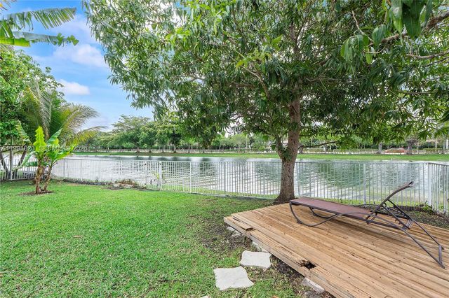 15092 SW 13th Pl, Sunrise, FL 33326