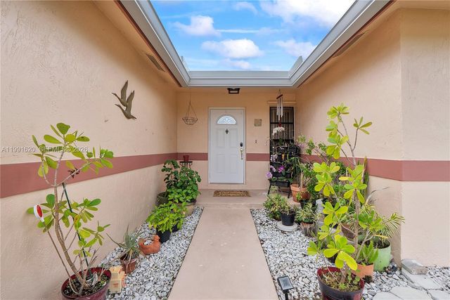 15092 SW 13th Pl, Sunrise, FL 33326