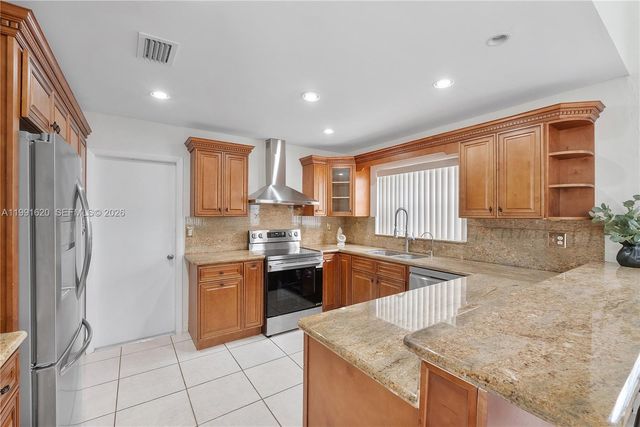 15092 SW 13th Pl, Sunrise, FL 33326