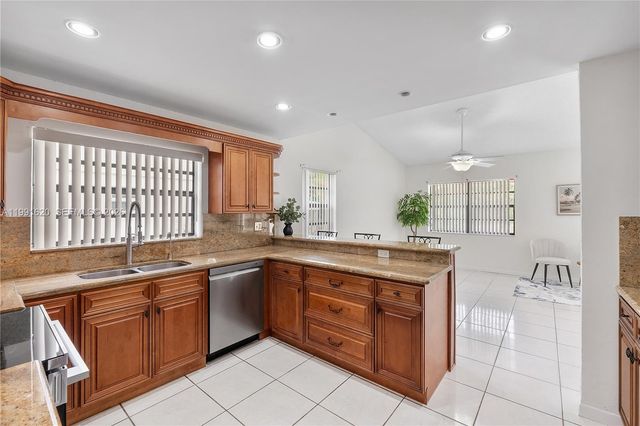 15092 SW 13th Pl, Sunrise, FL 33326