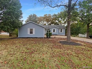 2132 Ridgedale Drive, High Ridge, MO 63049