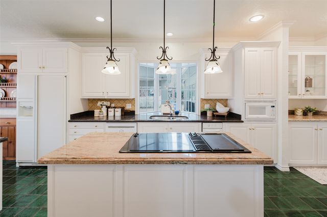 209 Turnberry Circle, Mt Pleasant, TX 75455