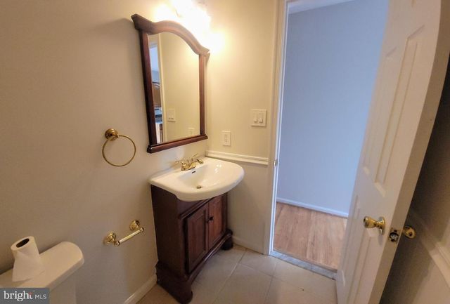 8949 PRINCETON PARK DR, Manassas, VA 20110