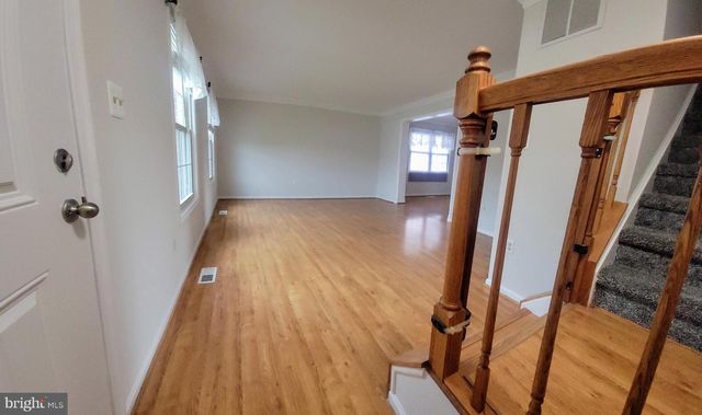 8949 PRINCETON PARK DR, Manassas, VA 20110