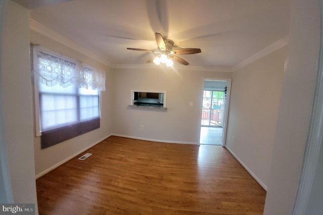 8949 PRINCETON PARK DR, Manassas, VA 20110