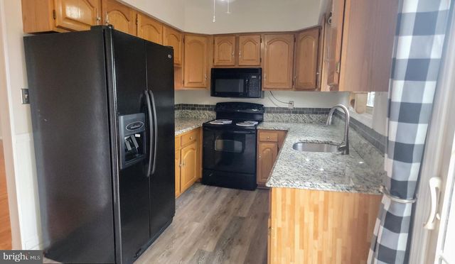 8949 PRINCETON PARK DR, Manassas, VA 20110