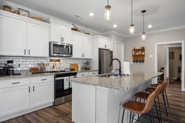 31 Winchester Drive, Rossville, GA 30741