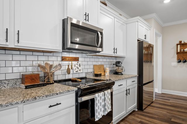 31 Winchester Drive, Rossville, GA 30741