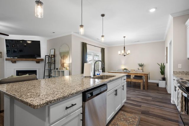 31 Winchester Drive, Rossville, GA 30741