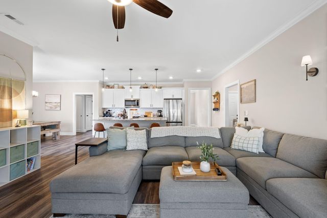 31 Winchester Drive, Rossville, GA 30741