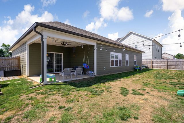 31 Winchester Drive, Rossville, GA 30741