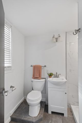 2437 Fairbrook Dr, Nashville, TN 37214