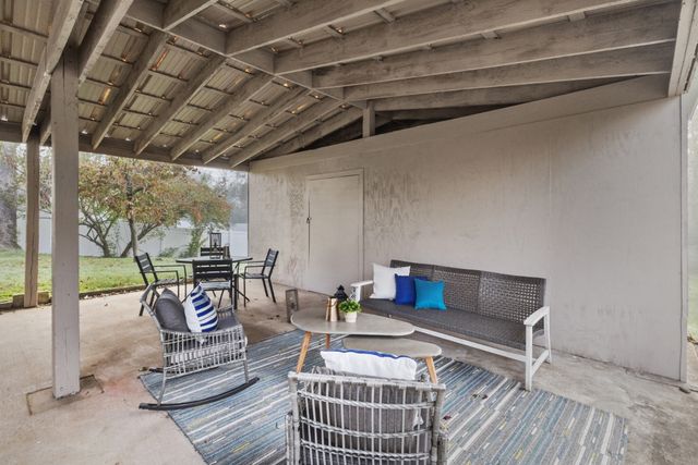 2437 Fairbrook Dr, Nashville, TN 37214