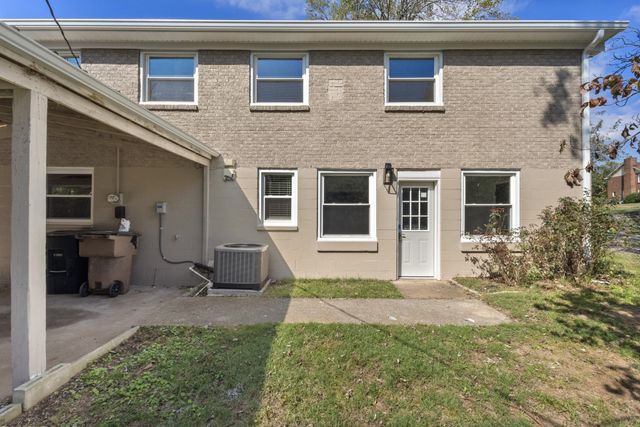 2437 Fairbrook Dr, Nashville, TN 37214