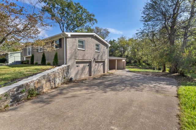 2437 Fairbrook Dr, Nashville, TN 37214