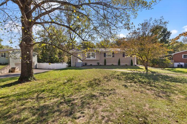 2437 Fairbrook Dr, Nashville, TN 37214