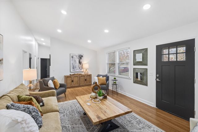 2437 Fairbrook Dr, Nashville, TN 37214