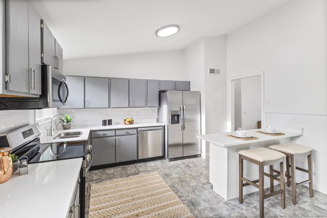 2437 Fairbrook Dr, Nashville, TN 37214