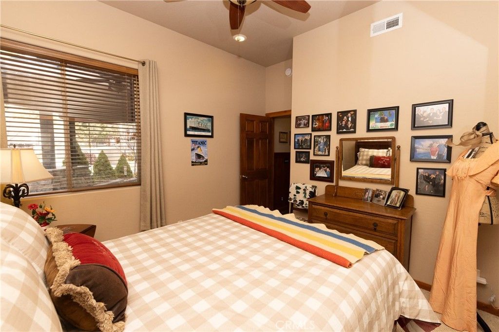 Image 28 of property listing at 39255 Seminole, Fawnskin, CA 92333