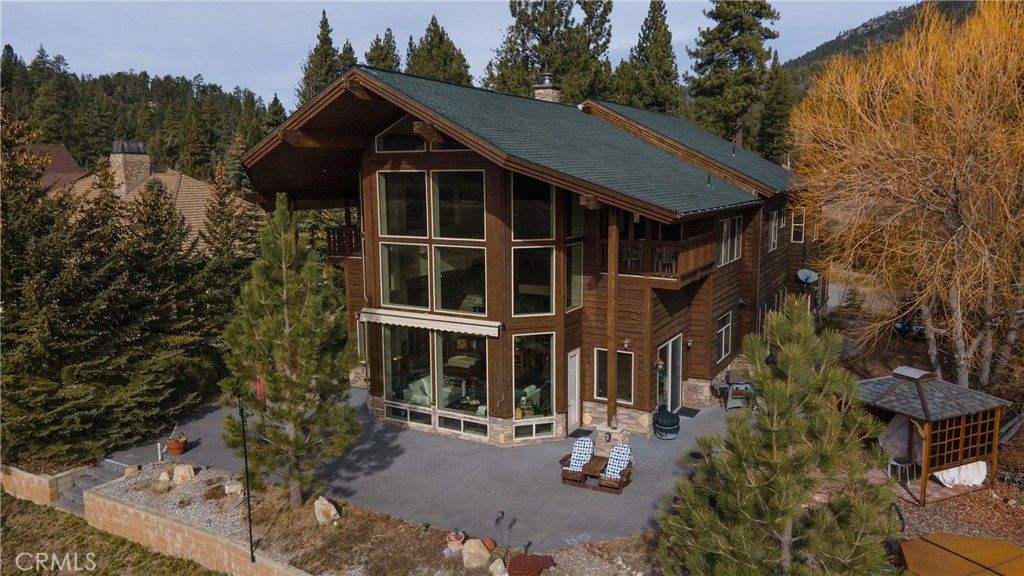 Image 3 of property listing at 39255 Seminole, Fawnskin, CA 92333