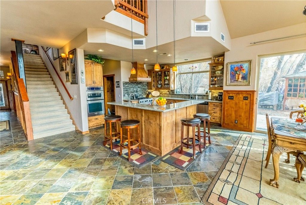 Image 8 of property listing at 39255 Seminole, Fawnskin, CA 92333