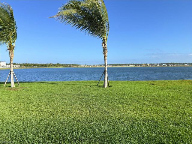 9077 Wisteria WAY, Naples, FL 34114