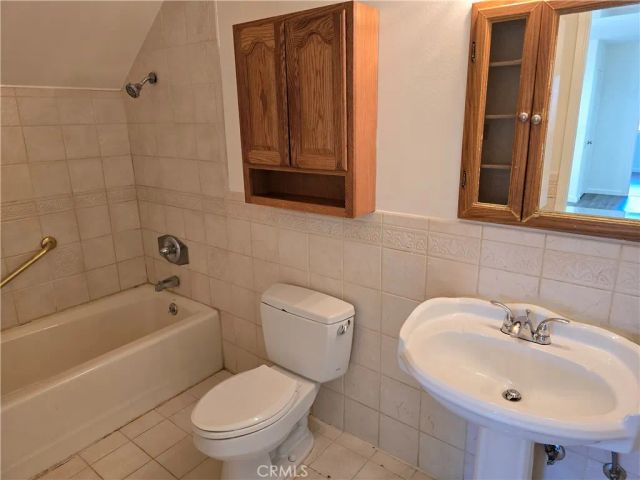25317 Avenida Ronada, Valencia, CA 91355