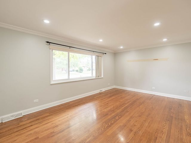 454 E Park Avenue, Elmhurst, IL 60126