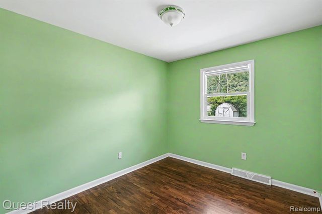 6736 Cloverton Drive, Waterford, MI 48329
