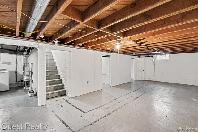 6736 Cloverton Drive, Waterford, MI 48329
