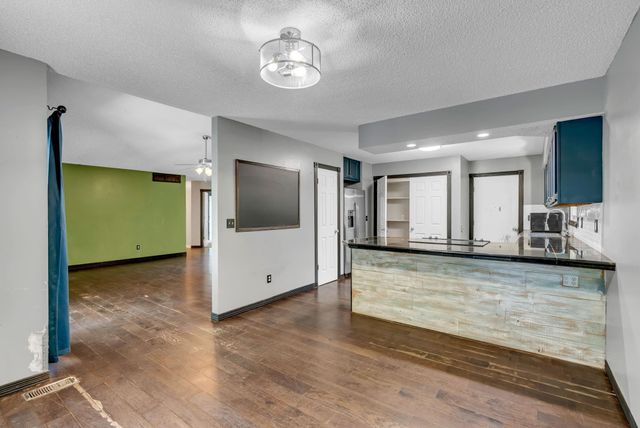 703 Heidi Ln, Mulvane, KS 67110