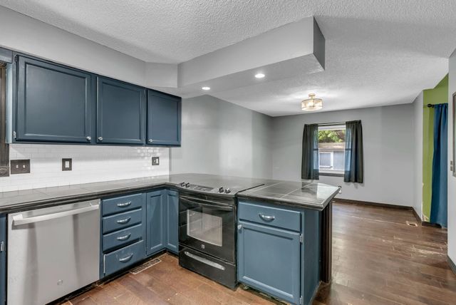 703 Heidi Ln, Mulvane, KS 67110