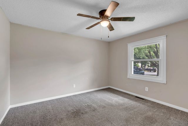 703 Heidi Ln, Mulvane, KS 67110