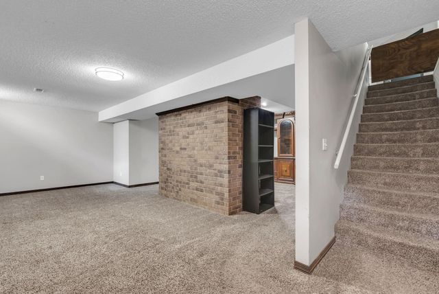 703 Heidi Ln, Mulvane, KS 67110