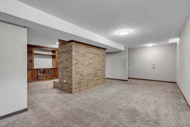 703 Heidi Ln, Mulvane, KS 67110