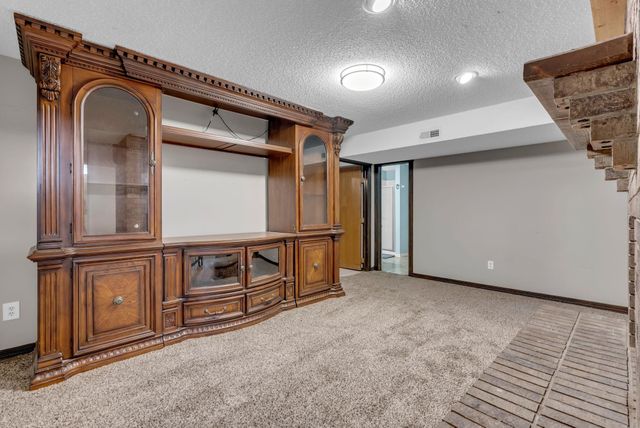 703 Heidi Ln, Mulvane, KS 67110