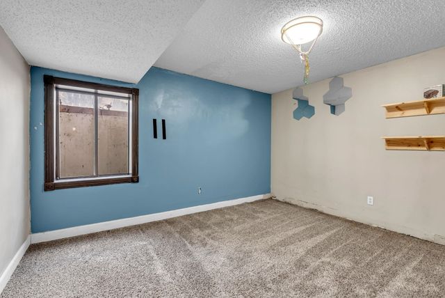 703 Heidi Ln, Mulvane, KS 67110