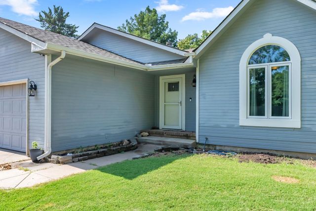 703 Heidi Ln, Mulvane, KS 67110