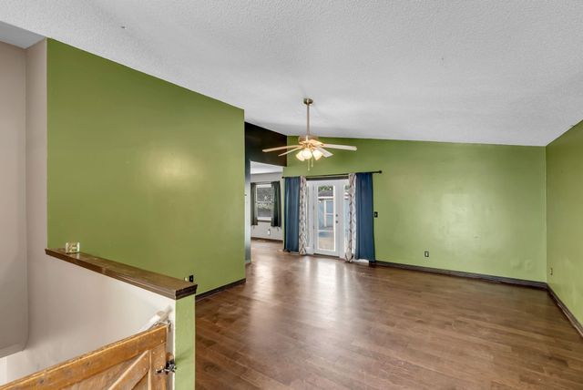 703 Heidi Ln, Mulvane, KS 67110