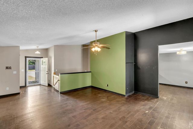 703 Heidi Ln, Mulvane, KS 67110