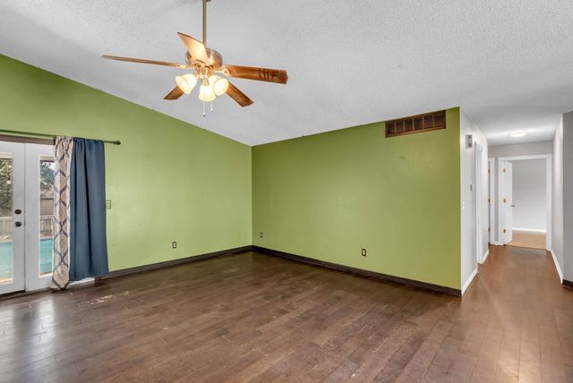 703 Heidi Ln, Mulvane, KS 67110