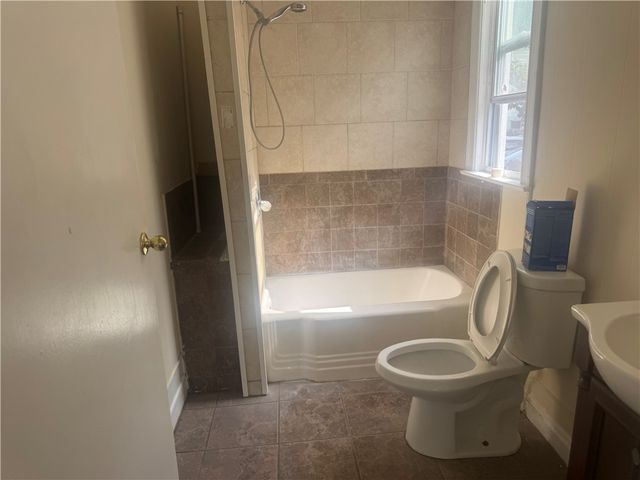25 Wesleyan Avenue, Providence, RI 02907