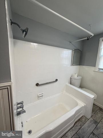 1224 EDDYSTONE AVE, Crum Lynne, PA 19022