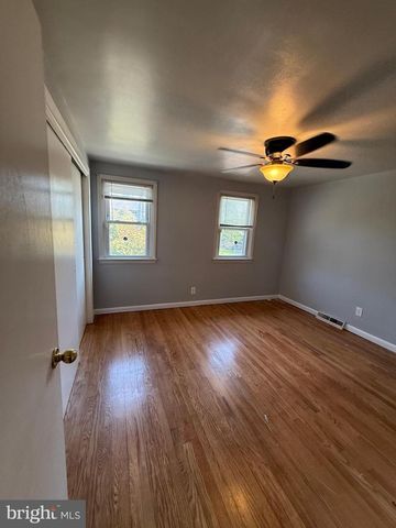 1224 EDDYSTONE AVE, Crum Lynne, PA 19022