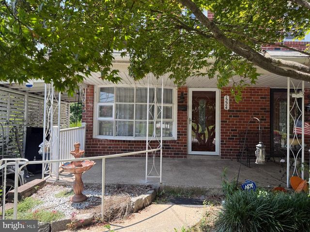 1224 EDDYSTONE AVE, Crum Lynne, PA 19022