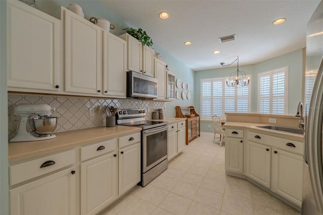 11618 WHITEROOK COURT, Tampa, FL 33626