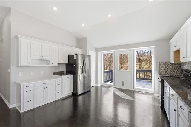 12221 Hubbard Road, Kansas City, KS 66109