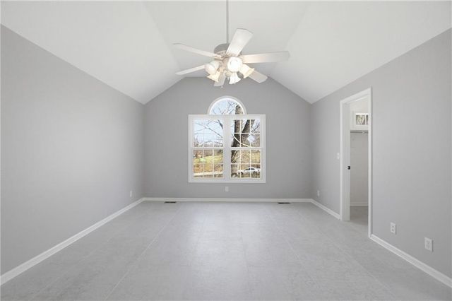 12221 Hubbard Road, Kansas City, KS 66109