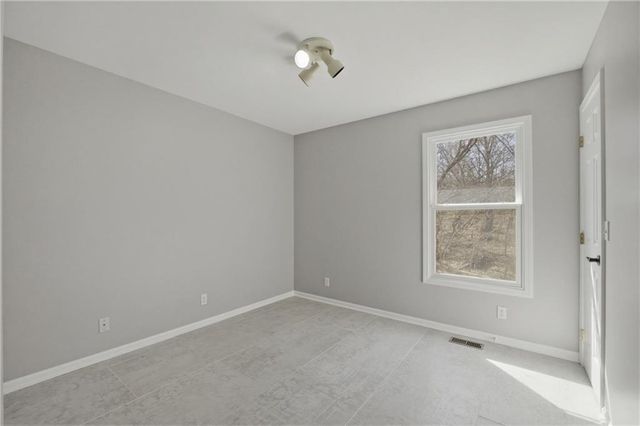 12221 Hubbard Road, Kansas City, KS 66109