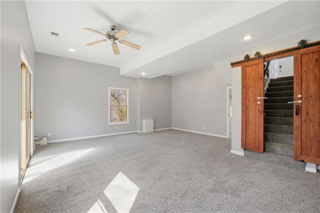 12221 Hubbard Road, Kansas City, KS 66109